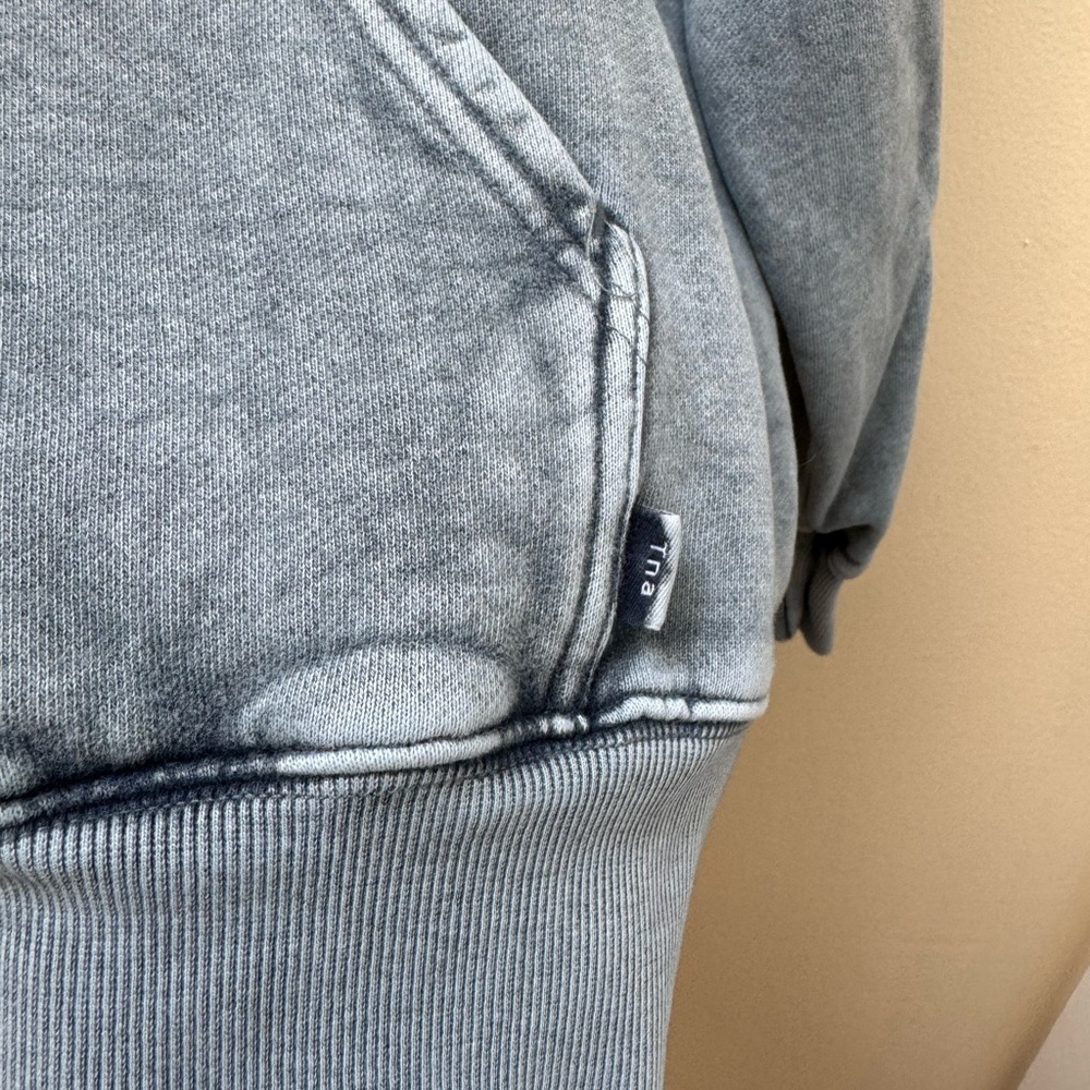 Aritzia TNA hoodie - Picture 3 of 5